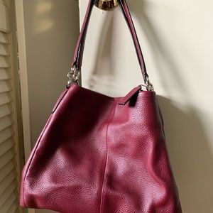 Coach leather shoulder bag- burgundy